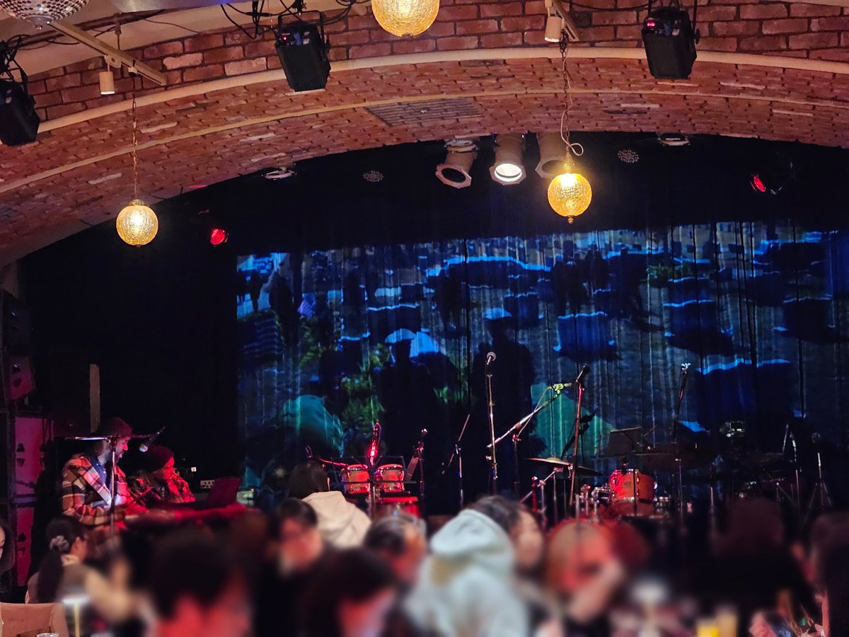 ryujisakkun's tweet photo. 今夜はお初のライブハウス!FUYUさんのバースデーライブ!
#FUYU
#TomoakiBaba
#SatoshiYoshida
#EddieBrown
#BubbyLewis
#YuiArakawa
#RobinClub表参道 https://t.co/13bKGhps4H