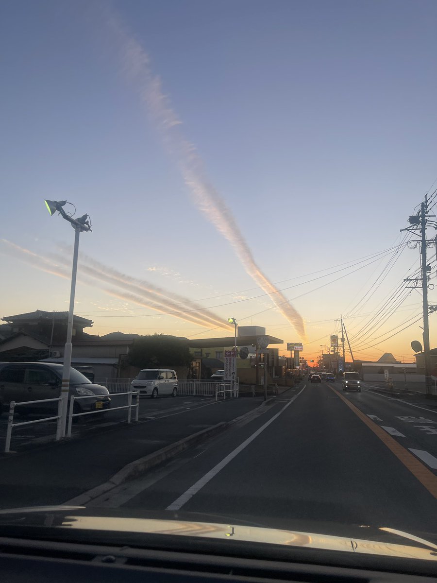 aaaaor000's tweet photo. 今日の雲、すごい
#久留米　#雲 https://t.co/F2aDonUfKe