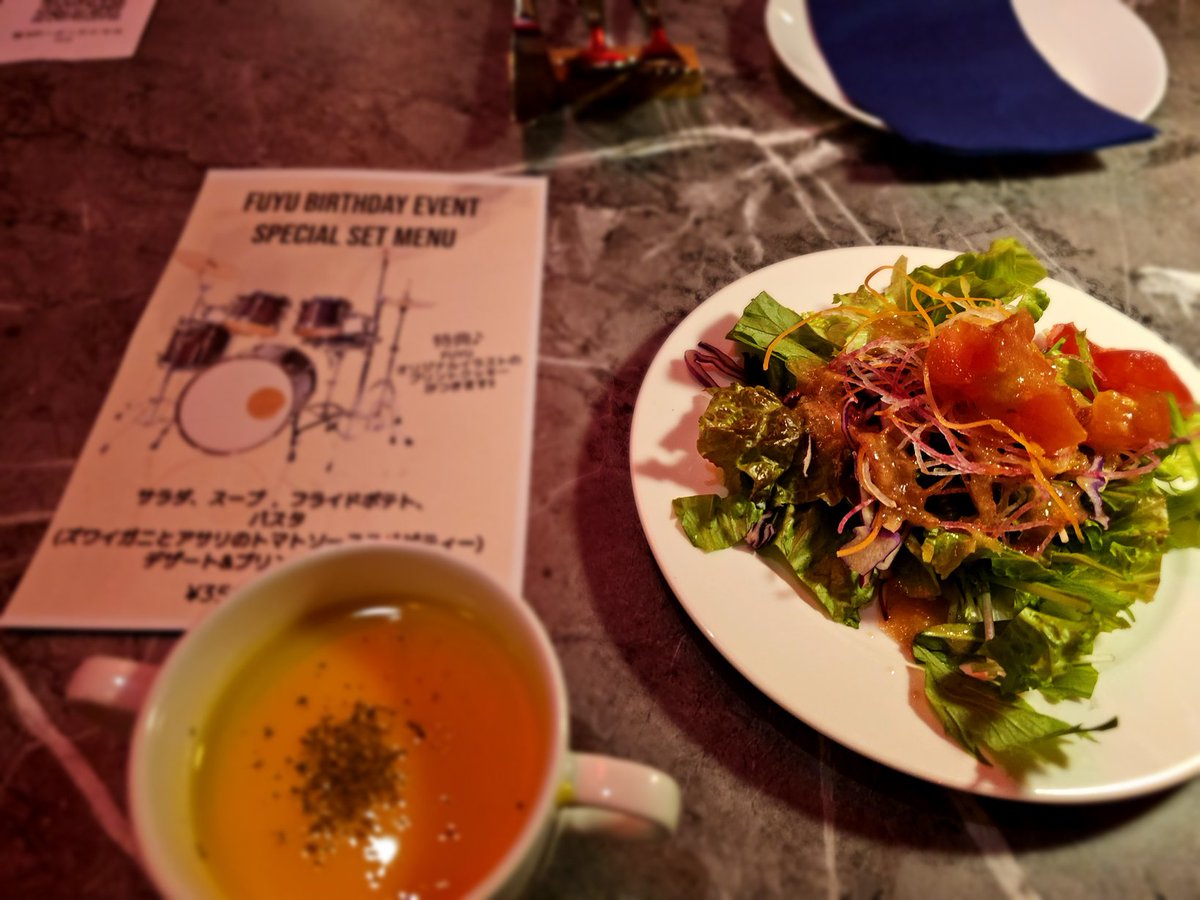 ryujisakkun's tweet photo. 今夜はお初のライブハウス!FUYUさんのバースデーライブ!
#FUYU
#TomoakiBaba
#SatoshiYoshida
#EddieBrown
#BubbyLewis
#YuiArakawa
#RobinClub表参道 https://t.co/13bKGhps4H