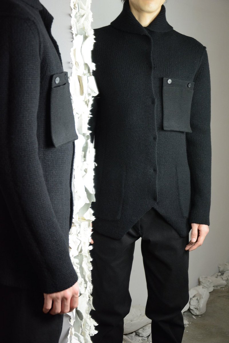 Lift_DAIKANYAMA's tweet photo. LABEL UNDER CONSTRUCTION
SCARF COLLAR BLAZER

カーディガンの柔らかさとジャケットの構築美が一つになったこのニットブレザーは、シーズンを通じてブラッシュアップしたL.U.Cのシグネチャーデザイン https://t.co/XCjLnmVWgx