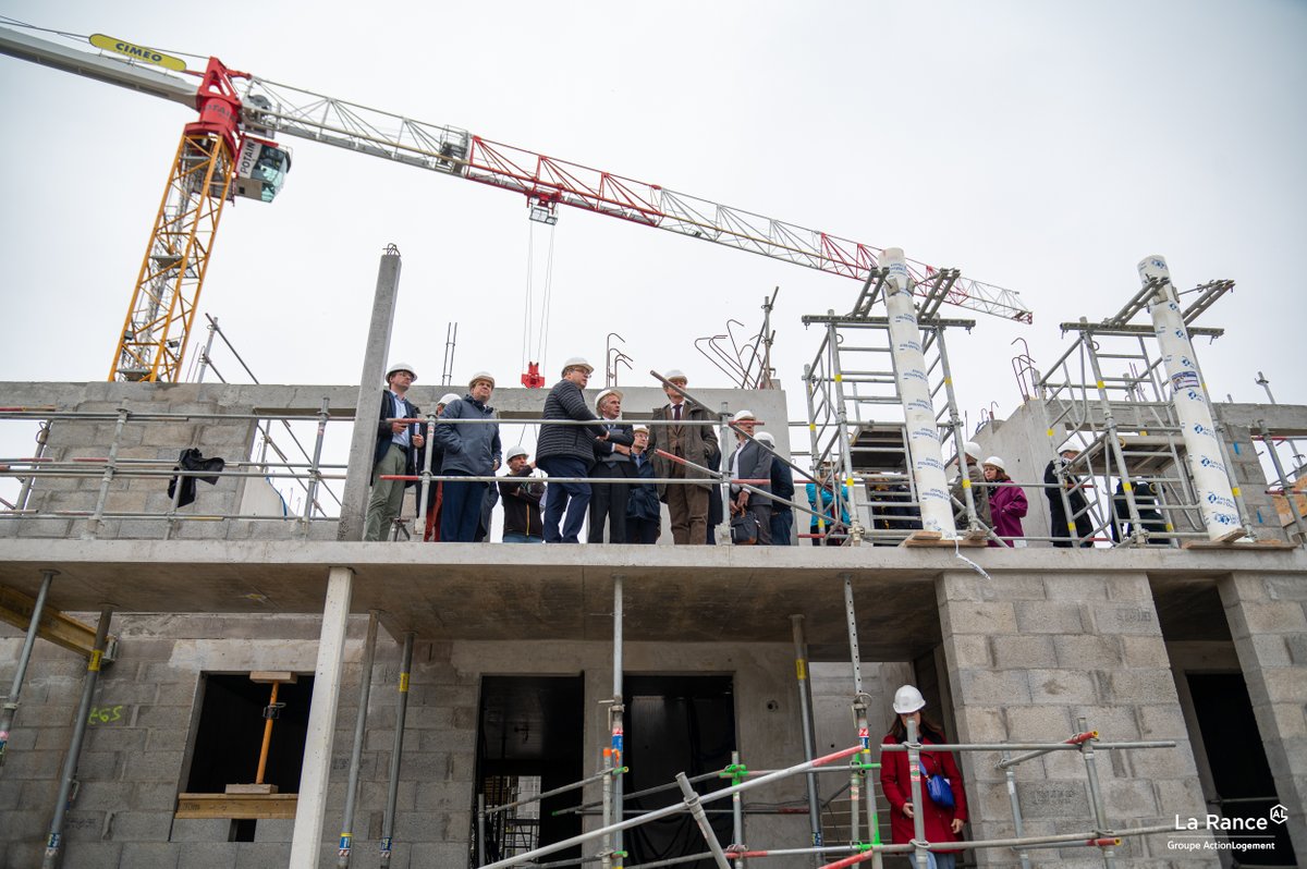 Hier a eu lieu la visite du chantier des Rives du Gouessant en présence de <a href="/Prefet22/">Préfet des Côtes-d'Armor</a> <a href="/EPFBretagne/">EPF Bretagne</a> <a href="/LTMagglo/">Lamballe Terre & Mer Agglomération</a> #LamballeArmor #logementssociaux
40 logements du T2 au T4 vont sortir de terre. 
Livraison prévue pour début 2026.