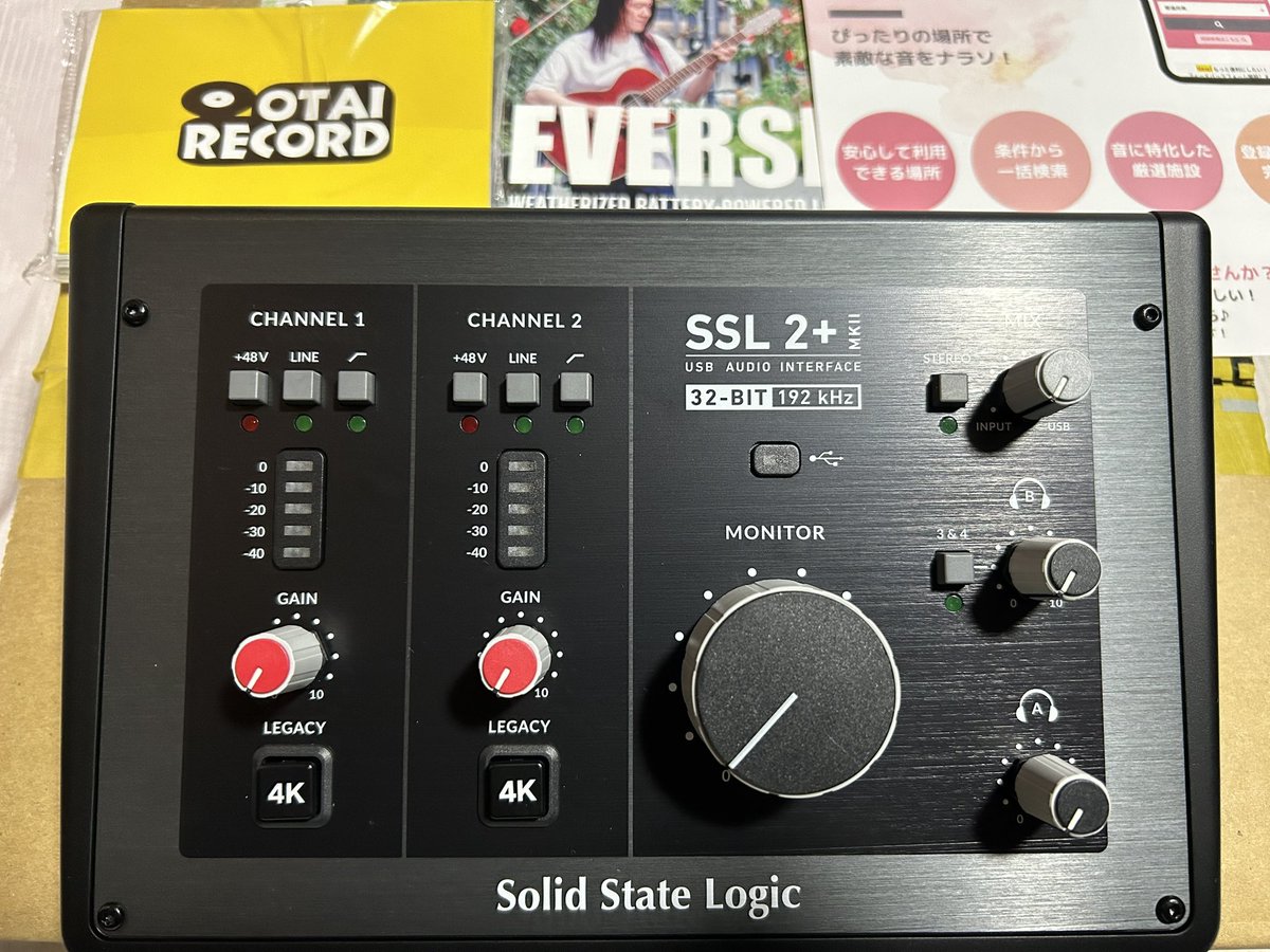 LABROTHER_DELTA's tweet photo. 先日、オタレコさんで購入した、SSL2+MK2」が届きましたー！！
やはり、世界的なSSLですし、32ビットですから確実に音はいいと思います！！
これをメインに、これからも音楽制作を挑んでいきます！！
オタレコさん、機材とオタレコティッシュや広告、ありがとうございますー！！

#オタレコ　#SSL2+MK2 https://t.co/ZwllRSR0Fg