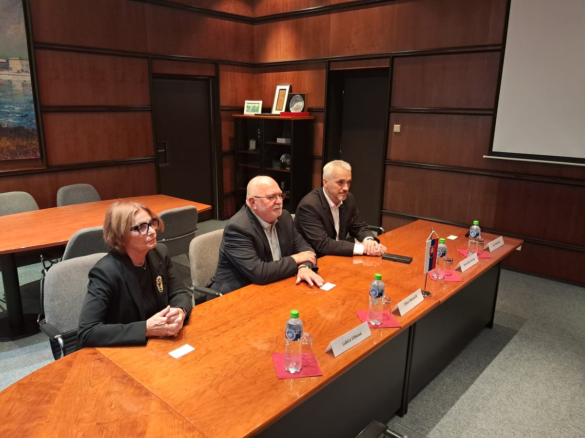 Συνάντηση δύο εταίρων -υπεύθυνων για την έρευνα- στο πλαίσιο του EULiST European University
Μπρατισλάβα, 6/11/2024 
Εθνικό Μετσόβιο Πολυτεχνείο - Slovak University of Technology in Bratislava (STU).