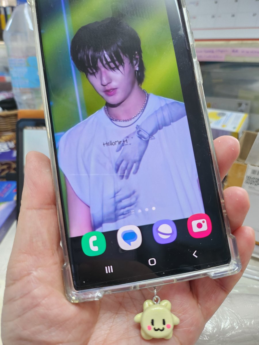 ChanidaBoonsong's tweet photo. #treasure #TreasureMaker #จุกปิดกันฝุ่นโทรศัพท์ https://t.co/yUHA3QWZGJ