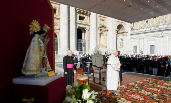 Papa Francesc: "Pregueu amb el cor i no amb els llavis, no feu com els lloros" dlvr.it/TG360n