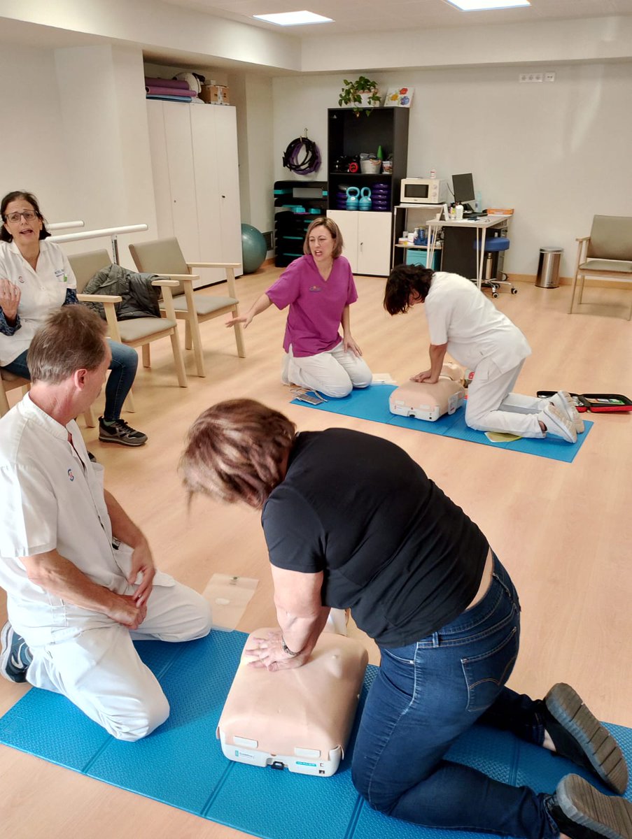 simulacioURV's tweet photo. El CFIS participa aquests dies en la formació de reciclatge de SVB als professionals sanitaris del CAP ALCOVER.

@universitatURV  @fundacioURV  @Dipta_cat  @URVmedicina https://t.co/tXmIiLfADw