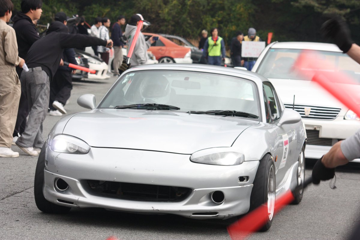 NUMC_61's tweet photo. こんばんは!
日本大学工学部自動車部です!
11/4に開催された学ドリの結果を報告させていただきます!
弊部からは1名が1回戦に進出し38位でした!
応援ありがとうございました!!
#NUMC
#ドリフト
#NB6C
#学ドリ https://t.co/TEZXIhZH4z