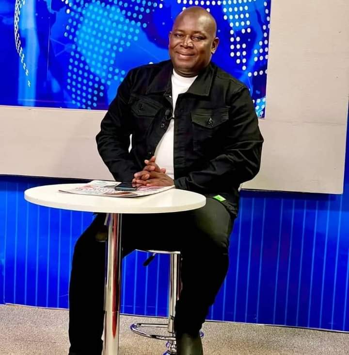 ( Un veiled experience with Robert Mutebi)

  According  to my observation this man deserves security in case he doesn't have .
These fields are hectic and full of envy people most especially when it comes to land issues.

cc : Pastor Bugingo  (salt media )
Cc:salt media mngmt