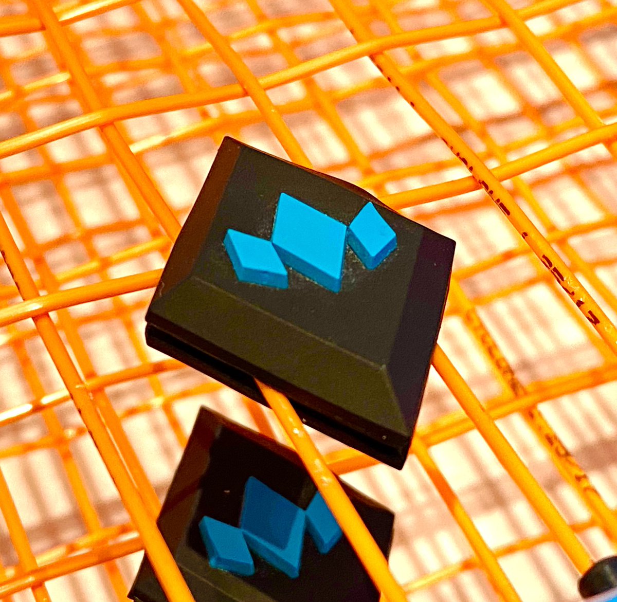 Revolza_com's tweet image. Elevate your game with precision-matched Diadem Elevate V3 rackets! Fine-tuned for consistency in weight, balance, and swing, our racket matching ensures peak performance for every crucial shot. #Restring