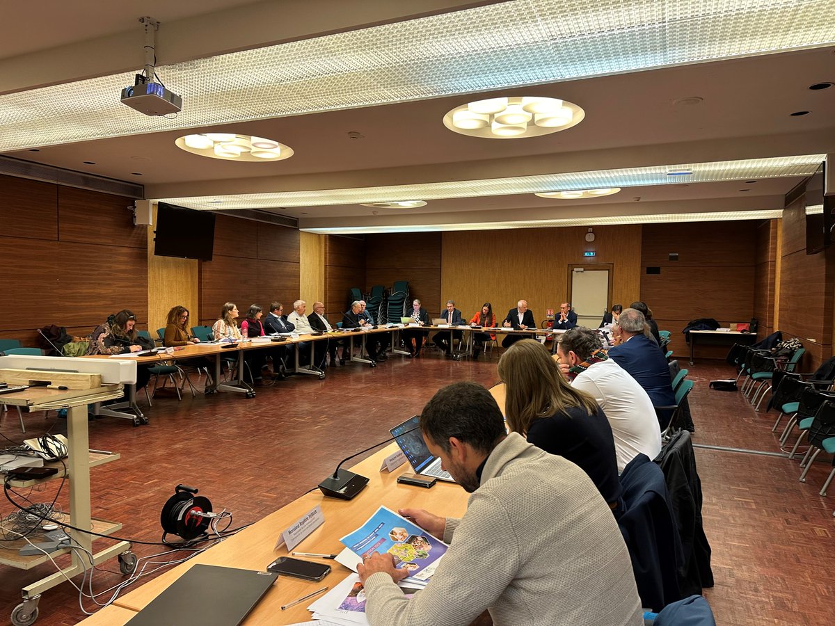 arsbfc's tweet photo. Rencontre avec les élus de la #Nièvre : vers un pacte territorial en faveur de la santé.
Voir le communiqué de presse➡️ https://t.co/T1fuUWszvt https://t.co/5cU9bZz8Uy