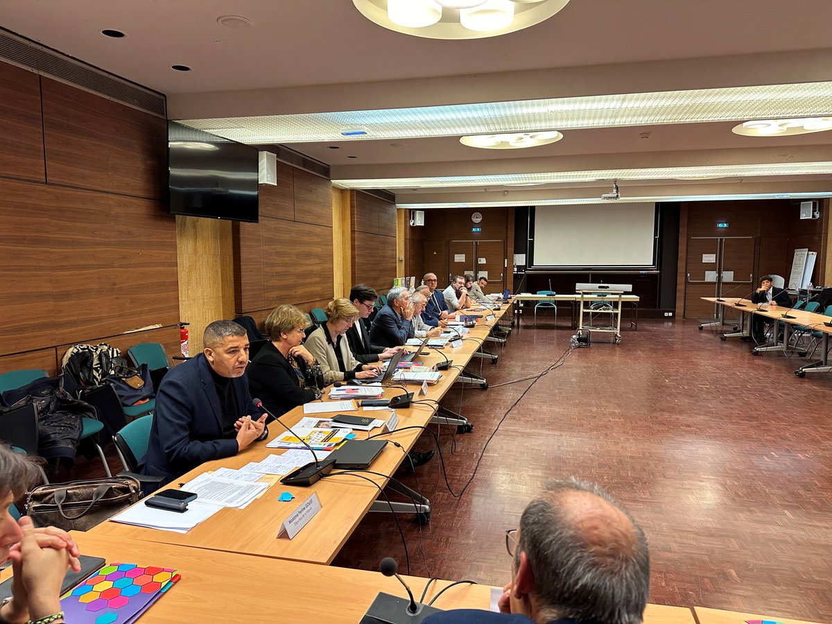 arsbfc's tweet photo. Rencontre avec les élus de la #Nièvre : vers un pacte territorial en faveur de la santé.
Voir le communiqué de presse➡️ https://t.co/T1fuUWszvt https://t.co/5cU9bZz8Uy