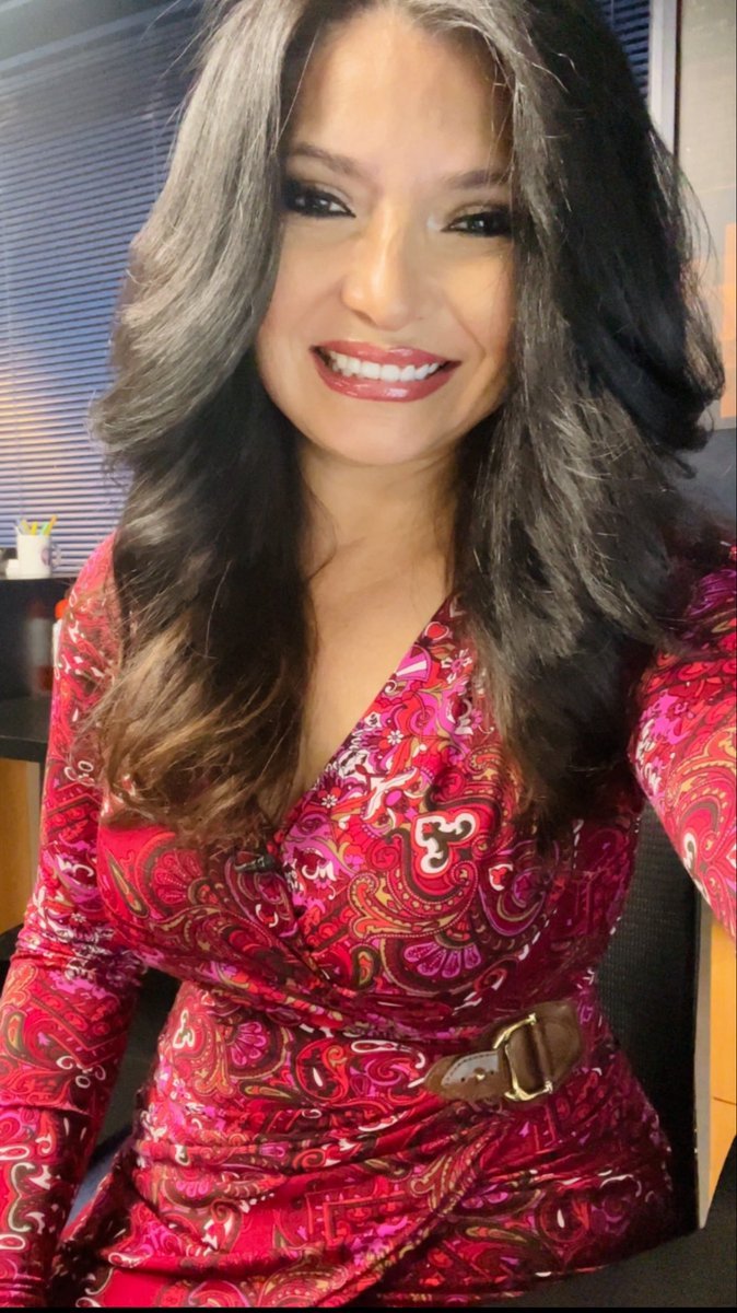CecyDelCarmenTV's tweet photo. Feliz y bendecido jueves mis amores.  Elevated fire weather concerns. Happy and blessed Thursday 🙏🏻📷 #mawx #riwx #NewEngland #FallInEngland #bilingual #meteorologabilingue #salvadoreña #meteorologasalvadoreña https://t.co/vdNMqlB7YJ