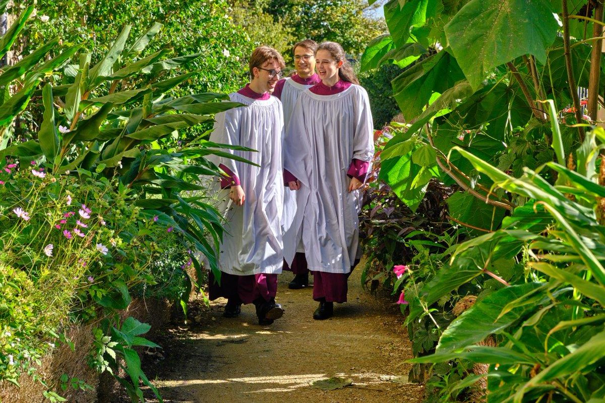 All are welcome to join us in chapel this evening at 6:15pm for today's service of Choral Evensong. The choir will sing music including Sumsion in G and I heard a voice from heaven by Herbert Howells.

Livestream: ow.ly/L7X150TYfRt