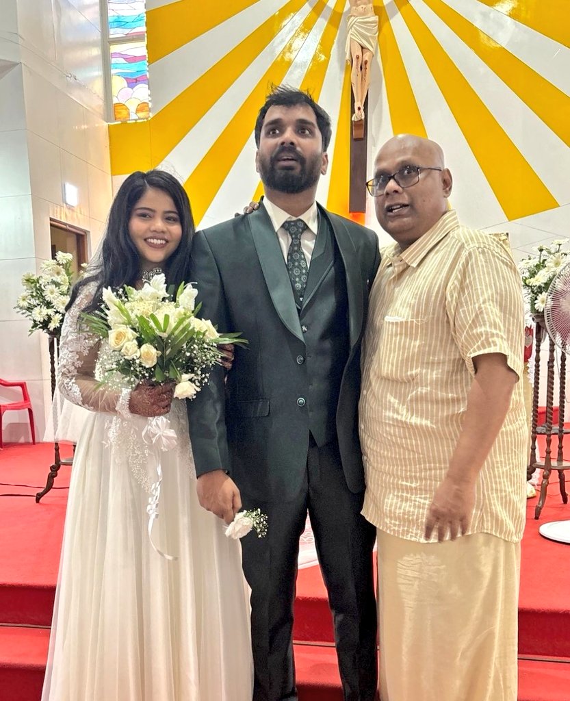 ManimegalaiVas5's tweet photo. @bbsureshthatha
Omg😍😍😍😍😍😍🔥🔥🔥🔥🔥🔥🔥🤍💜
தாத்தா ரொம்பபபபபப நன்றி 💐🙏😭
நலமே சூழ்க.
#PradeepAntony
#SimpleStar https://t.co/etbLwinD9D