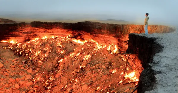 HallowsInk's tweet photo. Have you heard of The Well to Hell legend? In the 1980s, scientists in Siberia reportedly drilled so deep they recorded eerie screams from the underworld. Fact or fiction? 

🌍🔥 #UrbanLegend #CreepyScience https://t.co/DINppSxlfq