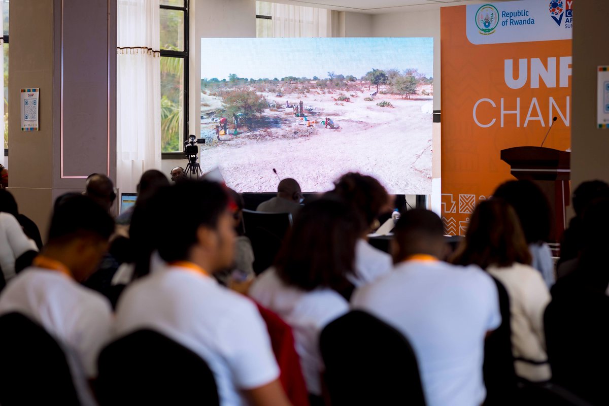 "The intersection of #Climatechange &amp; #SRHR is both a challenge and a vital opportunity for change to empower young people and women, amplifying the voices of those most impacted and capable of driving lasting solutions" -<a href="/UNFPA/">UNFPA</a>🇷🇼 Rep. <a href="/DrAdelakin/">Dr. O. Adelakin</a> #ClimateChangeHacklab
