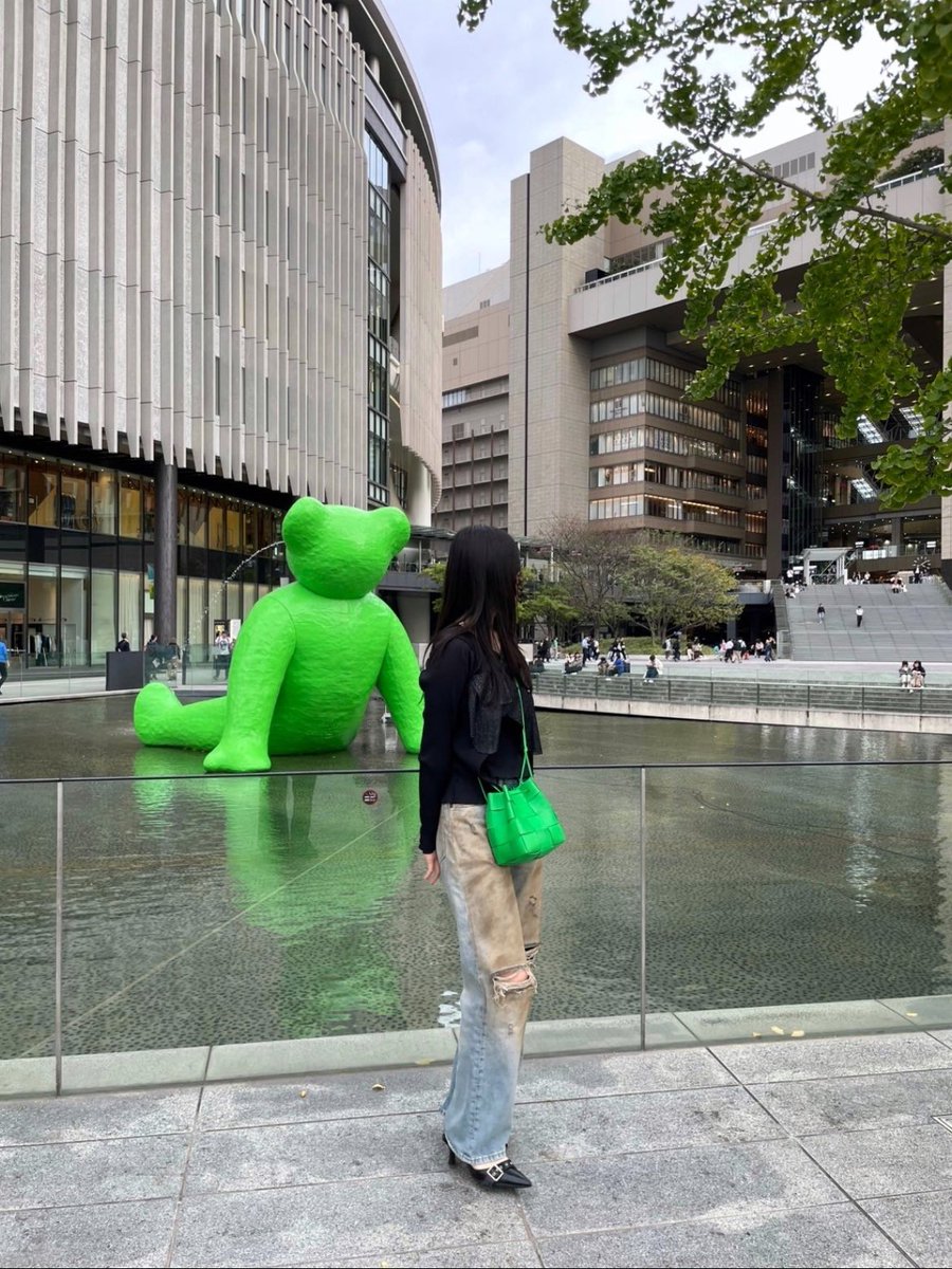 achuchan830's tweet photo. コトハヨコザワのトップス可愛いです！💚
1枚目指の曲がり具合きもい^_^💦💦 https://t.co/1NXggs3XUB