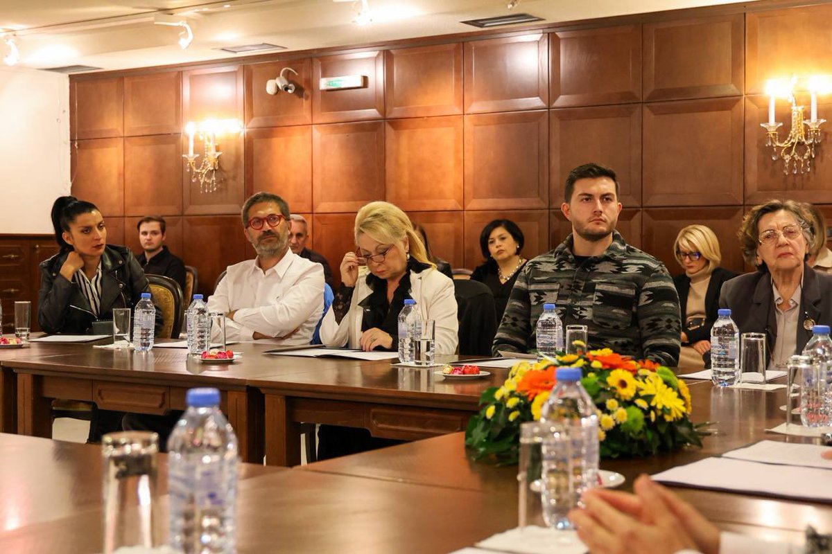Зоран Љутков tweet media