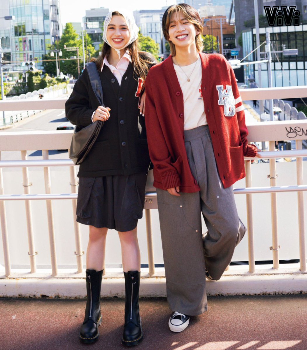 vivi_magazine's tweet photo. ＼しゅーと &amp; 遊七のおそろコーデ／

ゆるっとダボッと、色んな形のおしゃれニットをまとめてどーぞ！

#森愁斗 さんの恋バナも聞いちゃいました♡
「好きになるのは直感」
「求められればいろんなしゅーとになれます！」

🔗 https://t.co/Upqt31JafI
#BUDDiiS @MORRIE_SHOOT_MG https://t.co/qVV9ew93F3