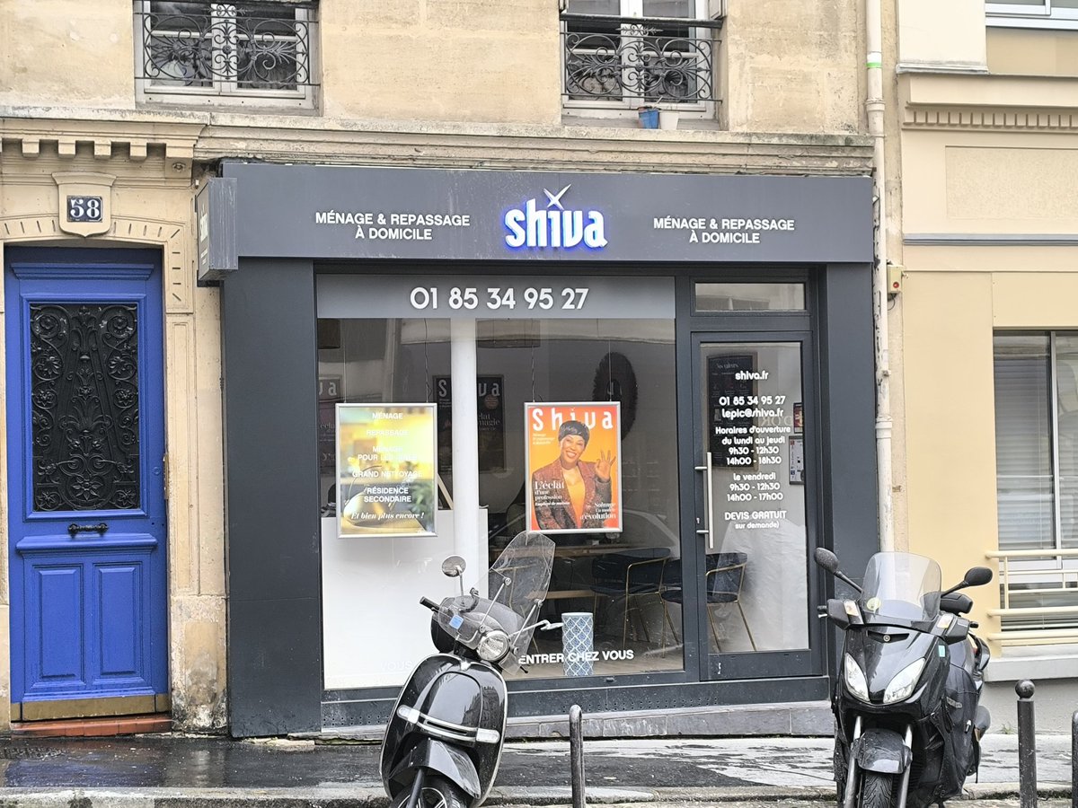 Tal vez <a href="/IgnatiusFarray/">Ignatius Farray</a> necesita algún tipo de asesoramiento en Paris....