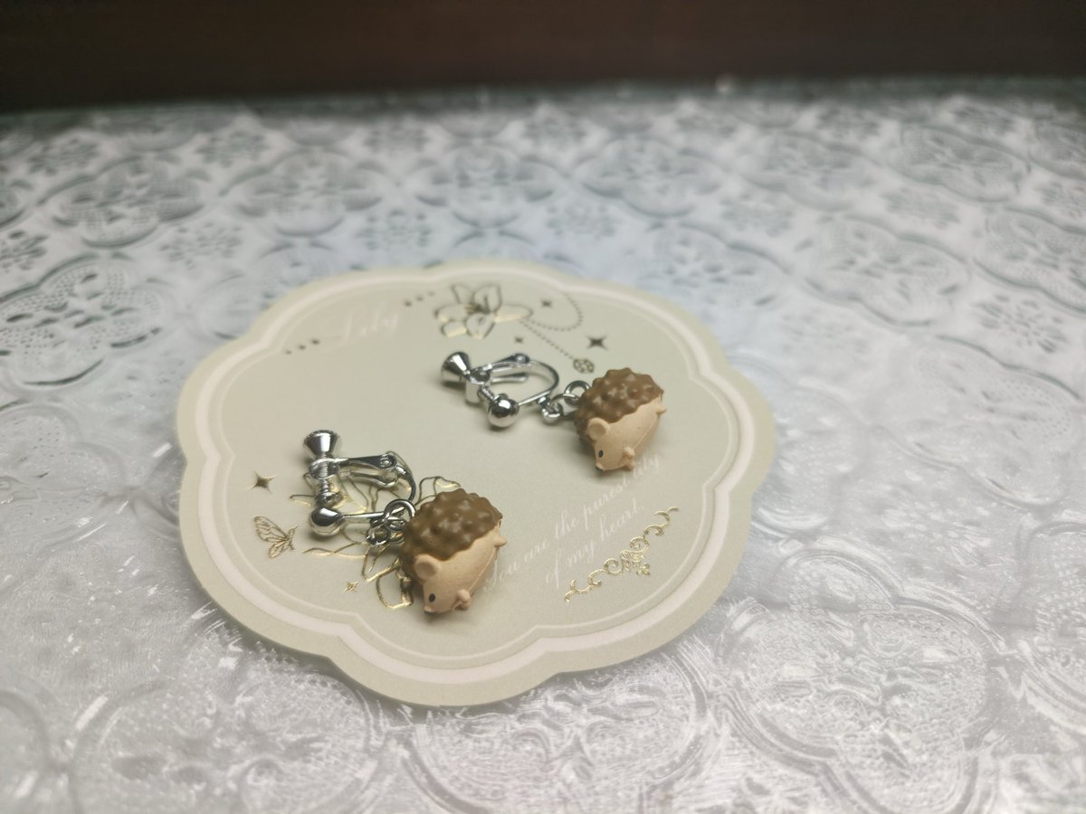 Te_Tsu_01's tweet image. ピアスを作ってもらった🦔