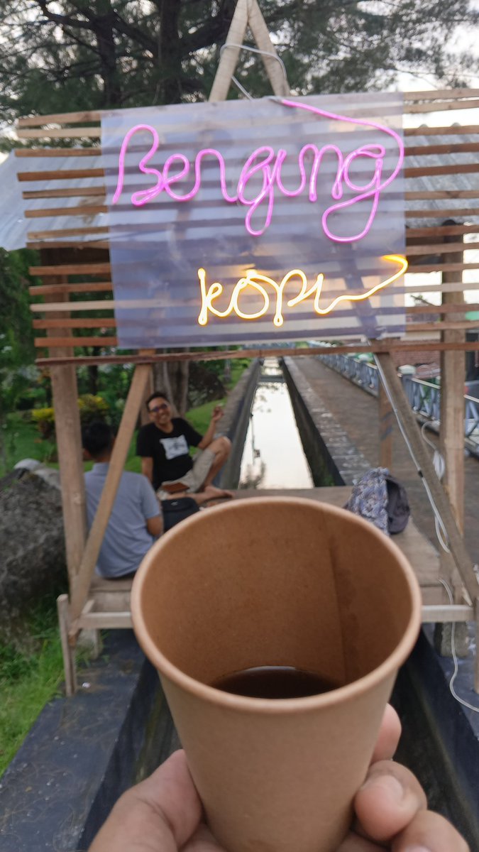 Wien Tanpa oo (@tanpa_oo) on Twitter photo Tempat ngopi alternatif suasana taman di kota Magelang. Arabika dari Prampelan Adipuro tersedia. #Bengungkopi <a href="/txtdrMagelang/">txtdrMagelang</a> <a href="/WisataMagelang_/">Official Wisata Magelang</a> Tempat ngopi alternatif suasana taman di kota Magelang. Arabika dari Prampelan Adipuro tersedia. #Bengungkopi <a href="/txtdrMagelang/">txtdrMagelang</a> <a href="/WisataMagelang_/">Official Wisata Magelang</a>