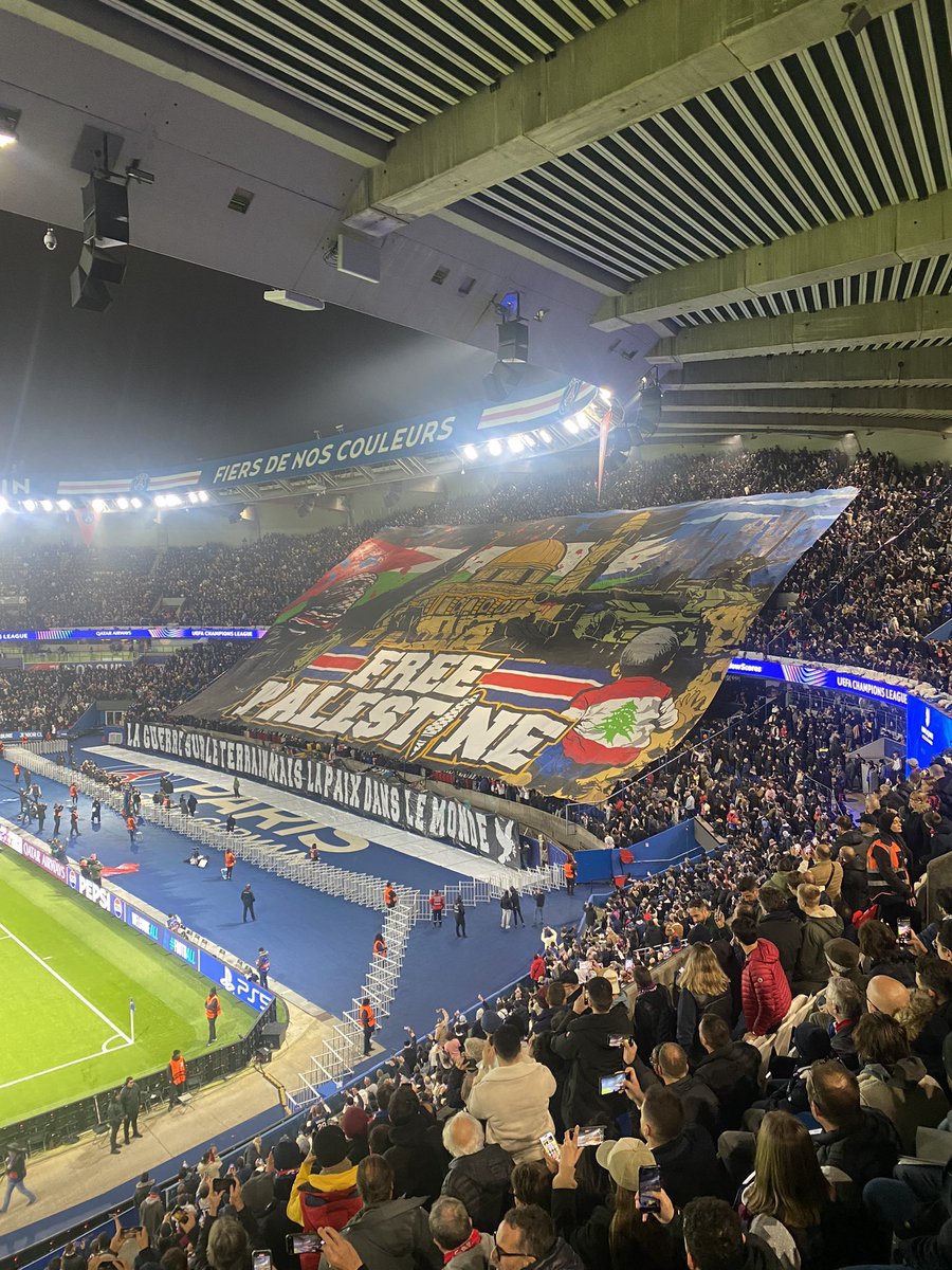lnstantFoot's tweet photo. 🚨🇵🇸 OFFICIEL ! L'UEFA annonce qu'elle ne sanctionnera pas le PSG pour sa banderole FREE PALESTINE déployée par le CUP, puisqu'elle « ne peut pas être considérée comme provocatrice ou insultante dans ce cas précis. » 🇪🇺 https://t.co/jueSSxnUTP