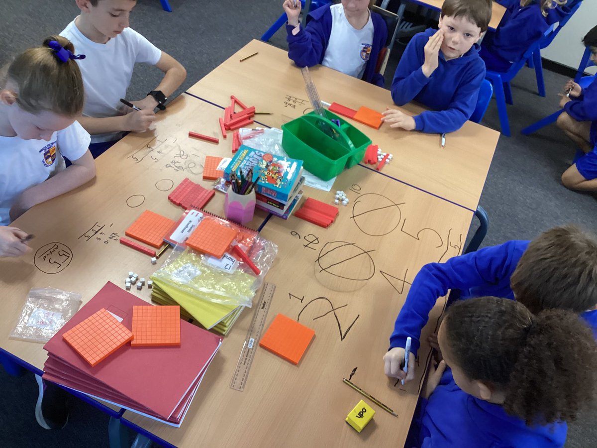 ihomcps1's tweet photo. Year 3 breaking a few rules and using our tables as giant whiteboards to help us with subtracting. Don’t worry we cleaned them afterwards! #ihommaths https://t.co/zryUpx5eCh