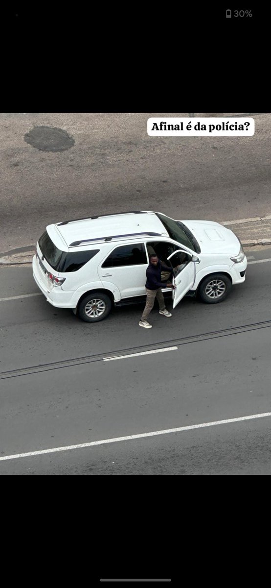 sosmoz258's tweet photo. Carro do rapto da igreja universal 👇🏾👌Aquele que roubaram os 15 milhões https://t.co/2imGjpKY26