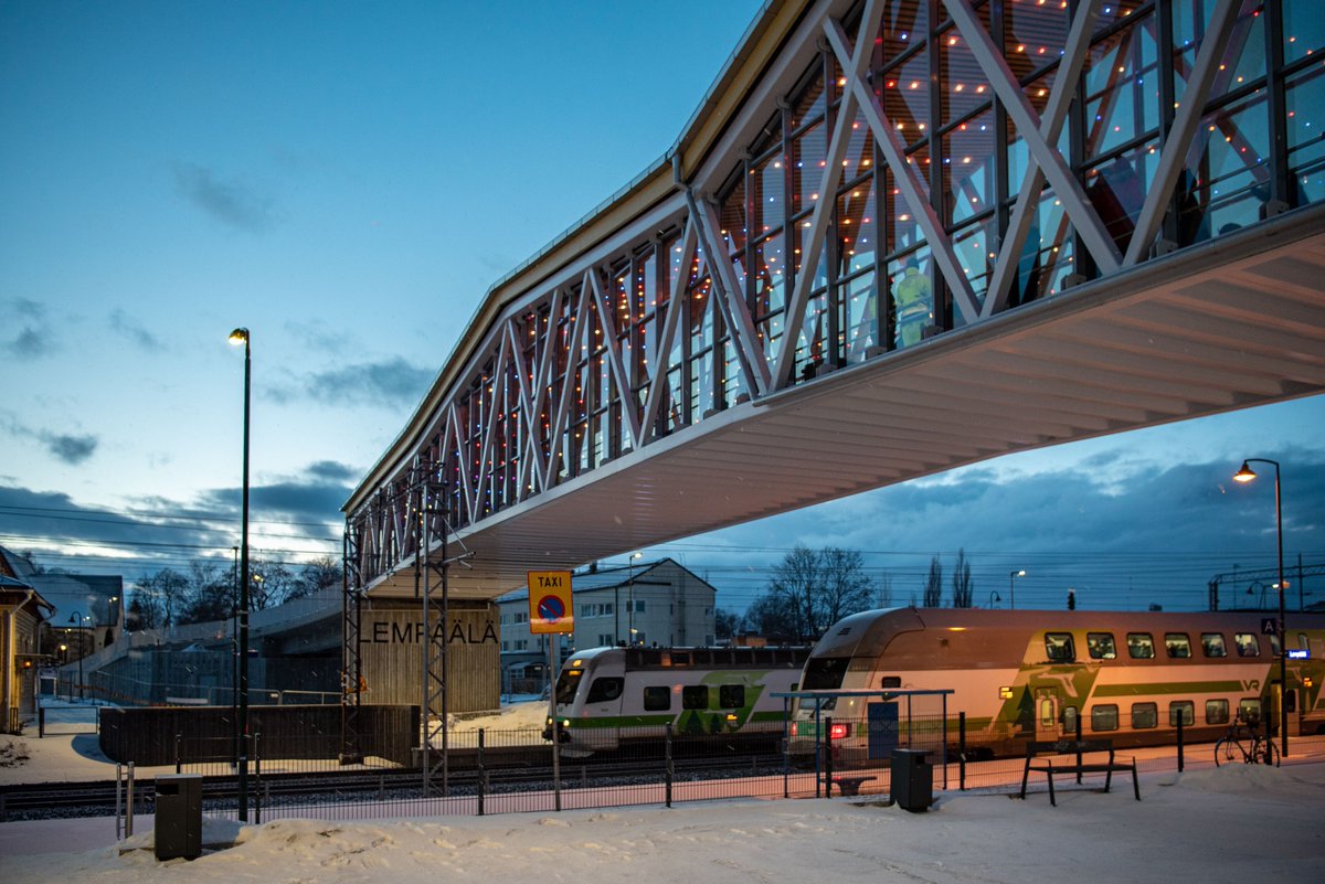 RILin tunnustuspalkinto Vuoden silta 2024 on myönnetty Telkäntaipaleen sillalle! 🥳👏🏆

Vuoden silta 2024 -palkinto luovutettiin RILin Siltapäivien yhteydessä Tampereella 7.11.2024.

Lue lisää voittajasta täältä 👉 bit.ly/3Cel29Y

Kuva: Lempäälän kunta