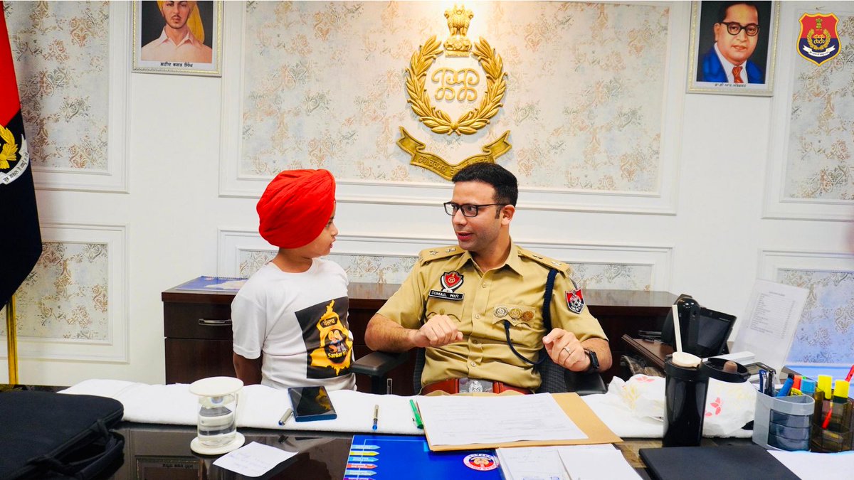 BatalaPolice's tweet image. SSP Batala organised an interactive session with local social media influencers, enhancing co-ordination with Batala Police. This dialogue provided a platform for #influencers to share insights and expertise, promoting mutual support and understanding.
#DigitalEngagement