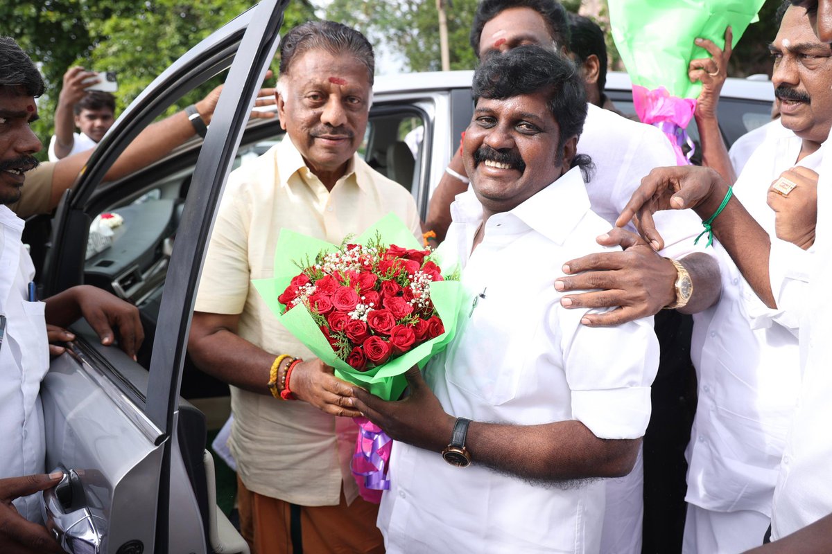 அஇஅதிமுக தொண்டர்கள் உரிமை மீட்பு குழு tweet media