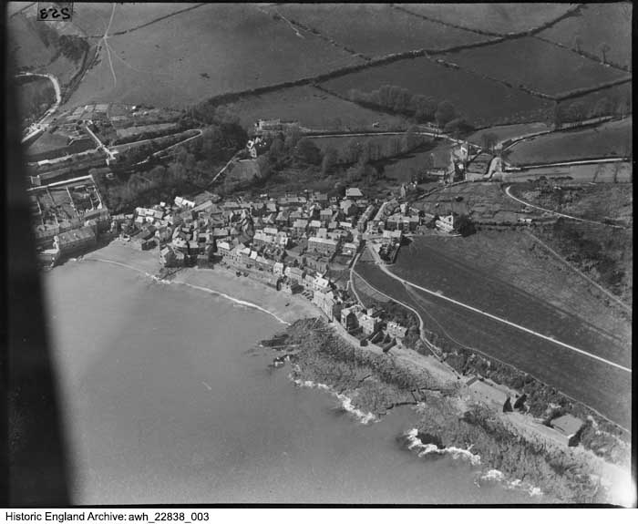 Calling all #ArchiveDetectives!

Our crowdsourcing project, Where's That Place?, is back! We'll be sharing the Hobart Aerial Photography Collection, photographed in the 1920s and 1930s.

Can you identify this seaside town?

See more in our Flickr group 👇
flickr.com/groups/histori…