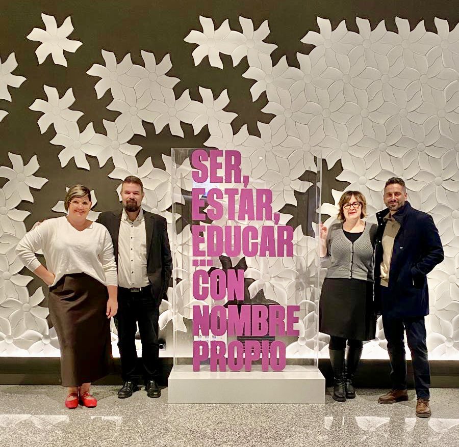 EducamosES's tweet photo. El equipo de @SMEducamosES en el Congreso #SerEstarEducar #ConNombrePropio organizado por @ecatolicas, porque #JuntosCuidamosLaEducación. https://t.co/K8a8XylHdI