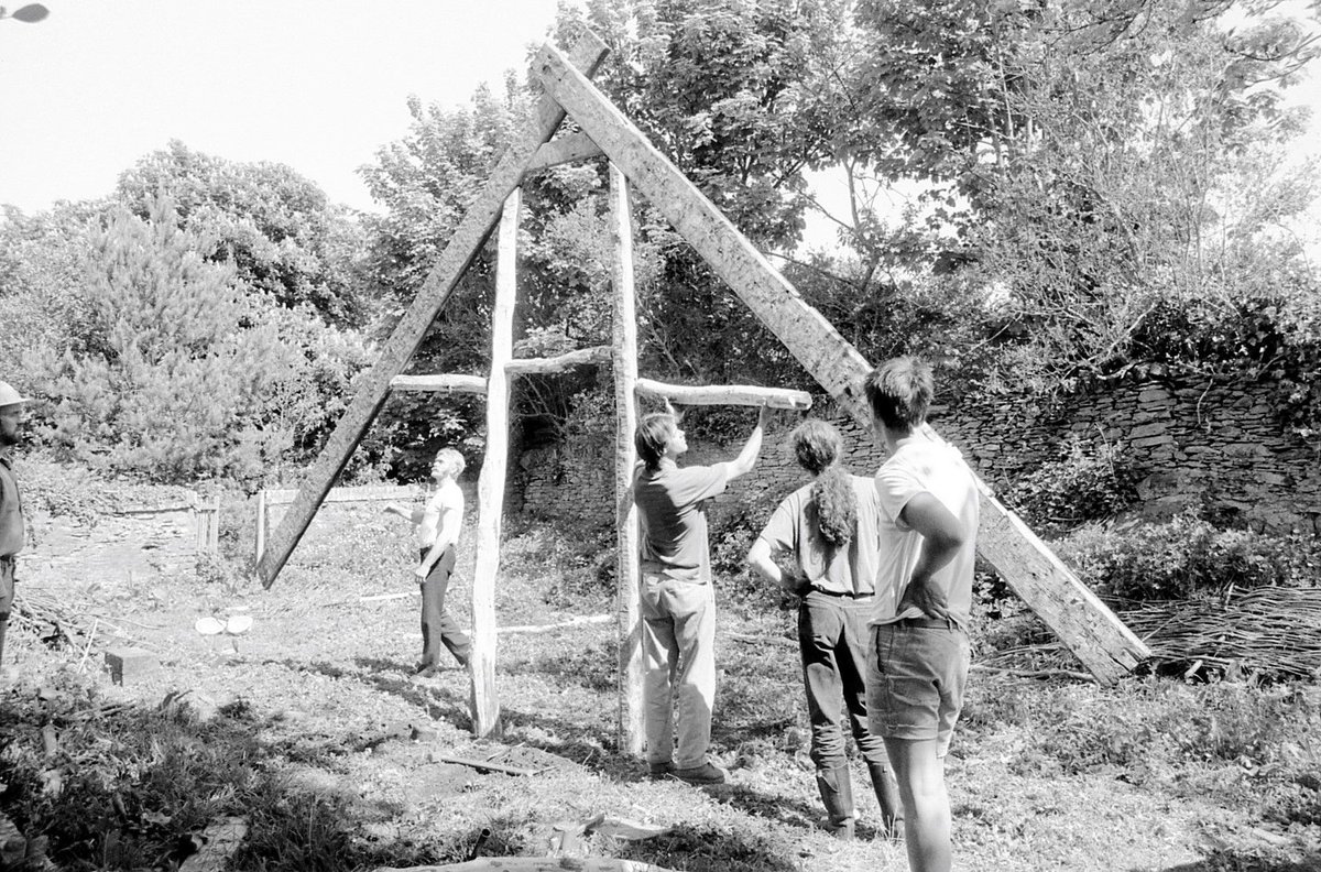 CaseWhithorn's tweet photo. This week's Throwback is the other reconstruction made on-site during the excavations. Likely learning from the previous attempt, we have some nice shots of the woodworking and construction of the structure. #TBT 1/2 https://t.co/lu5LqyJtx1