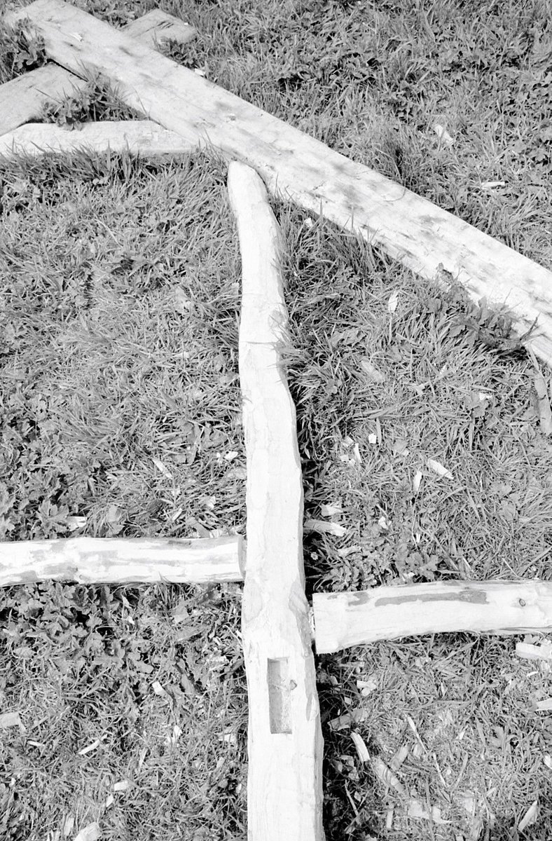 CaseWhithorn's tweet photo. This week's Throwback is the other reconstruction made on-site during the excavations. Likely learning from the previous attempt, we have some nice shots of the woodworking and construction of the structure. #TBT 1/2 https://t.co/lu5LqyJtx1