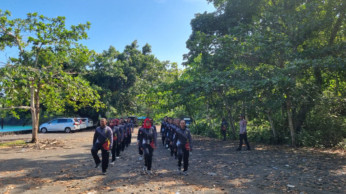 RupbasanTernate's tweet photo. PEMBINAAN FISIK, MENTAL DAN DISIPLIN (FMD) RUPBASAN KELAS II TERNATE KEMENKUMHAM 

“Humas Rupbasan Ternate”
“Pasti Keren” https://t.co/73kg4FEBt7