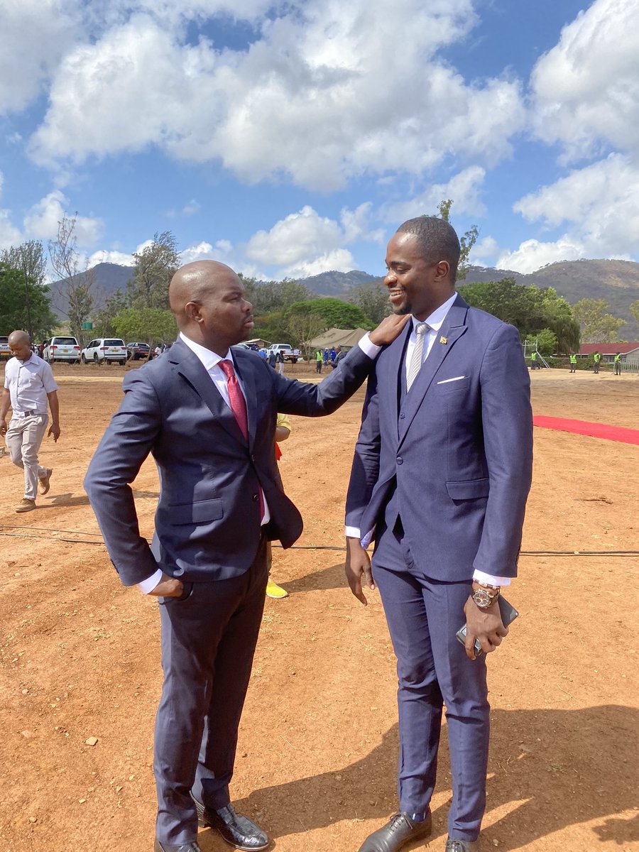Shumbapazvese51's tweet photo. At the Magamba Vocational Training Centre, a diverse gathering of youth leaders, organizations, and students from all walks of life joined in support of our esteemed President @edmnangagwa  ’s Vision 2030. @CadreShangrila @dereckgoto @SokoCindy @TendaiChirau https://t.co/pHWZLsepx6