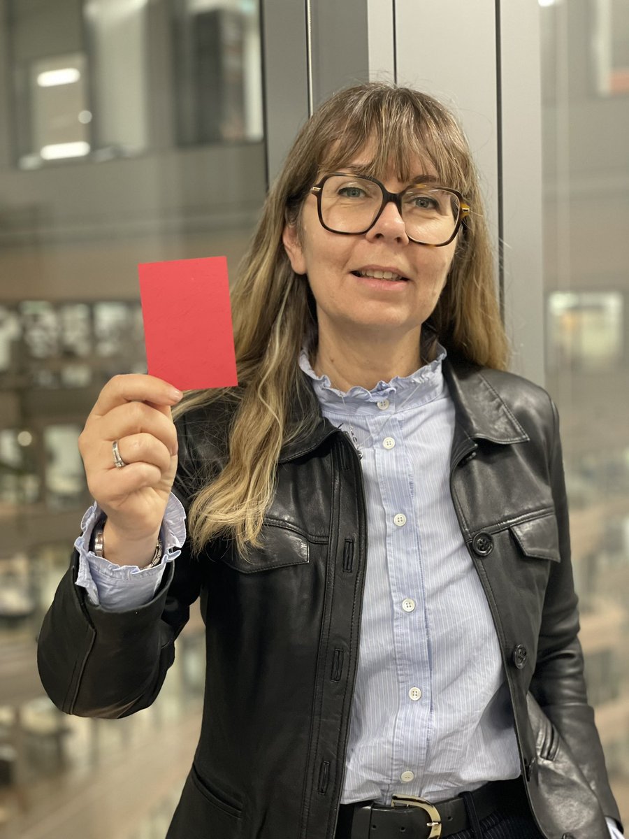 Aujourd’hui à l’occasion de la Journée nationale de la lutte contre le harcèlement <a href="/Orange_France/">Orange France</a> se mobilise pour sensibiliser les citoyens au numérique. Et nous nous engageons pour un usage positif des outils numérique. 

Tous ensemble, disons #NonAuHarcelement 🟥 

☎️3018