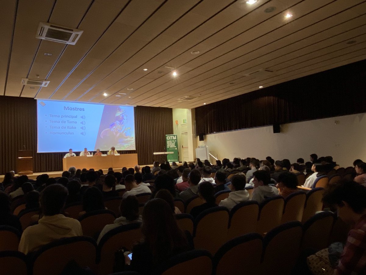 carlesora's tweet photo. #IndieGamesTRs primeres taules, conferències i si parlem de música….un concert de bandes sonores de videojocs! I en una estona amb la @martaefe80s presentem l’Informe sobre el sector indie Cat! 🤗 Amb una edició 🔝 de @culturadigicat https://t.co/E5Y3m0GeLE