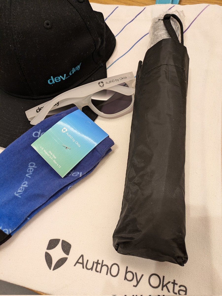 yuj1osm's tweet image. 本日頂いたswagです。ありがとうございましたー
#auth0 #okta