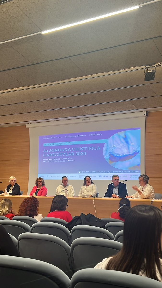 Els pacients coincideixen que cal comunicar més i comunicar millor.

La pilar reclama empatia en el sentit de cadascu en les seves sabates es responsabilitzi de que puc fer per l’altra, més enllà de la compassió de “pobret, quina putada tha tocat”