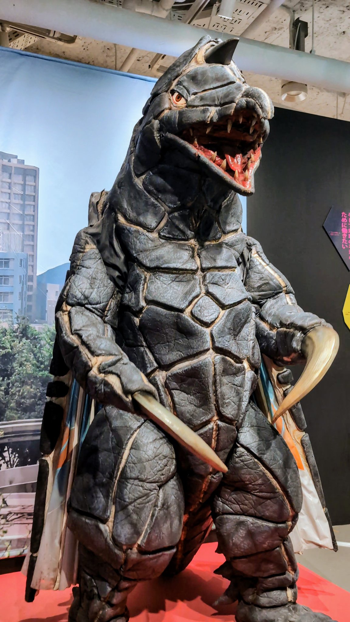 【新品未開封】『ウルトラマン』より怪獣郷ドラコ（蓄光） ソフビ 【中古】怪獣郷 彗星怪獣ドラコ再生 蓄光 : 御宅家本舗