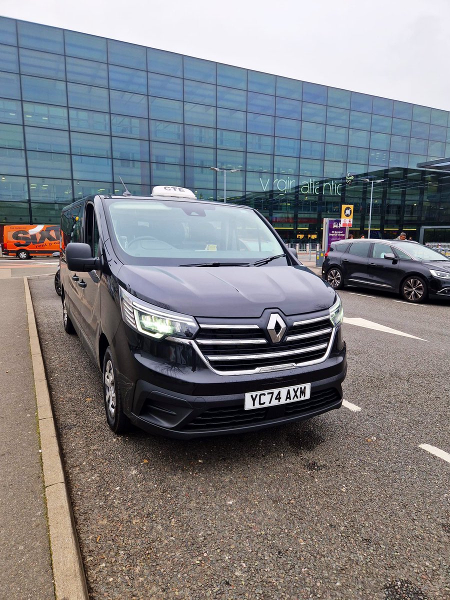 CTETaxis's tweet image. Heathrow Terminal 3 today 🚌