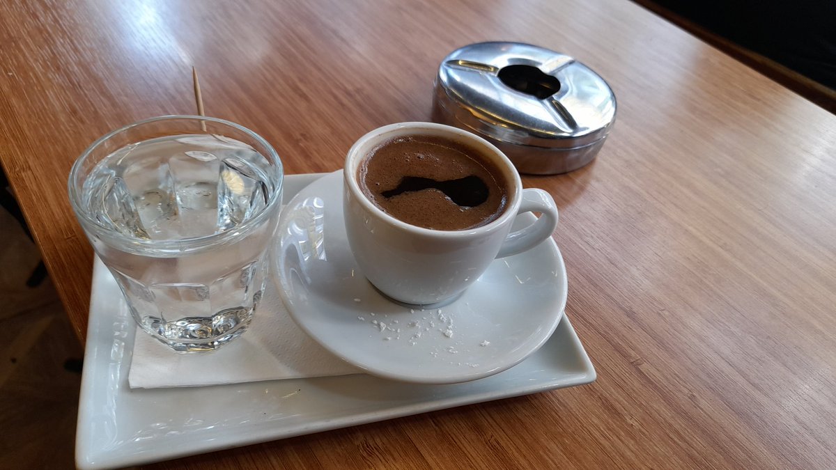 Kadıköy çarşı kahveci Zeynel bey kahve keyfi zamanı.😇