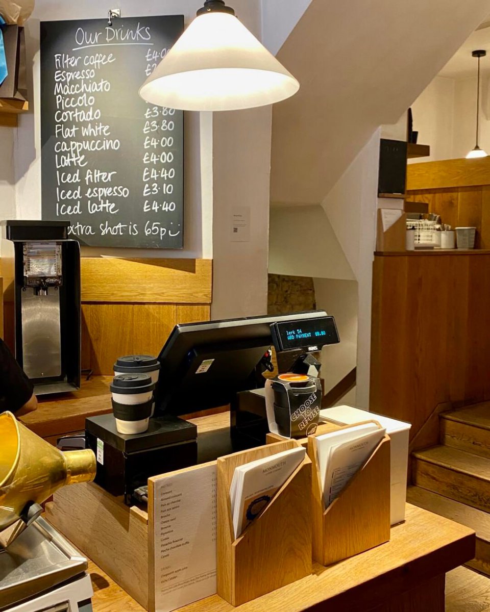 kiseffy's tweet image. I start my day with my favorite breakfast - tea and cake.☕️🥪☕️