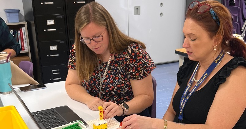 WBPBruins's tweet photo. Thanks to the CPS Elementary Science team, WBP 1st Grade Team had an opportunity to experiment with Lego Spike kits today!  They are equipped to use these tools with students as we move into teaching Physical Properties and Motion and Energy units in the 2nd quarter. https://t.co/41BfyDcEaU