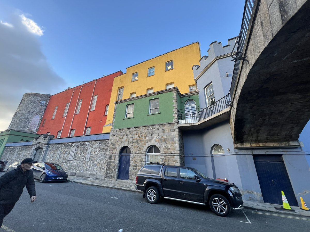 Here are some pictures of Dublin Ireland being very pretty today. https://t.co/479OKWIjAJ