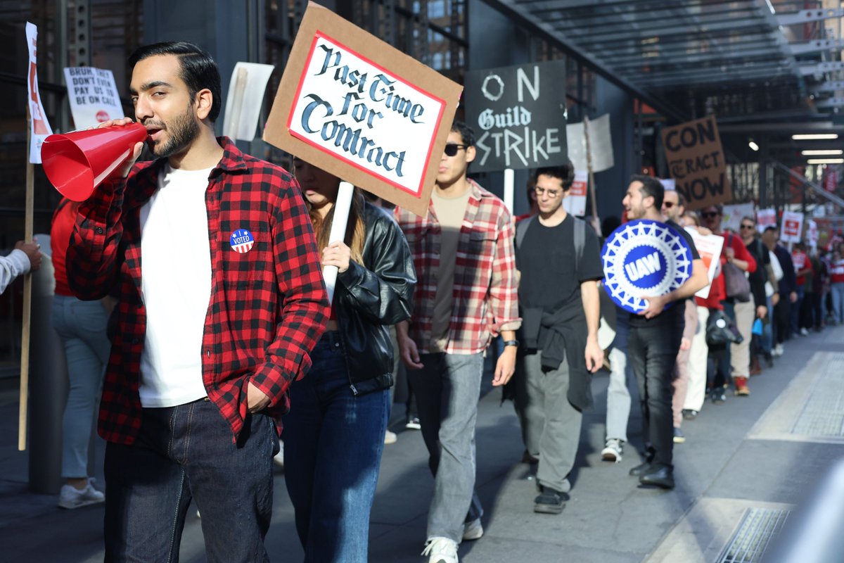 New York Times Tech Guild (@nytguildtech) on Twitter photo We are back on the picket line outside <a href="/nytimes/">The New York Times</a> for day 4 of our ULP strike! We are fighting for fair pay, remote worker protections and just cause, and we are not backing down! We are back on the picket line outside <a href="/nytimes/">The New York Times</a> for day 4 of our ULP strike! We are fighting for fair pay, remote worker protections and just cause, and we are not backing down!