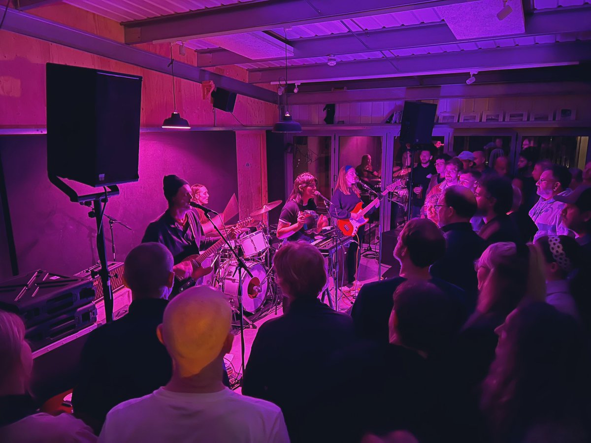 Shout out to British Birds <a href="/itsbritishbirds/">British Birds</a> who were supporting Bug Club last night. Predict that next time they are in our neck of the woods, they’ll have someone supporting THEM…Both bands excellent and made my daughter’s night to say hi. Go and see ‘em!!